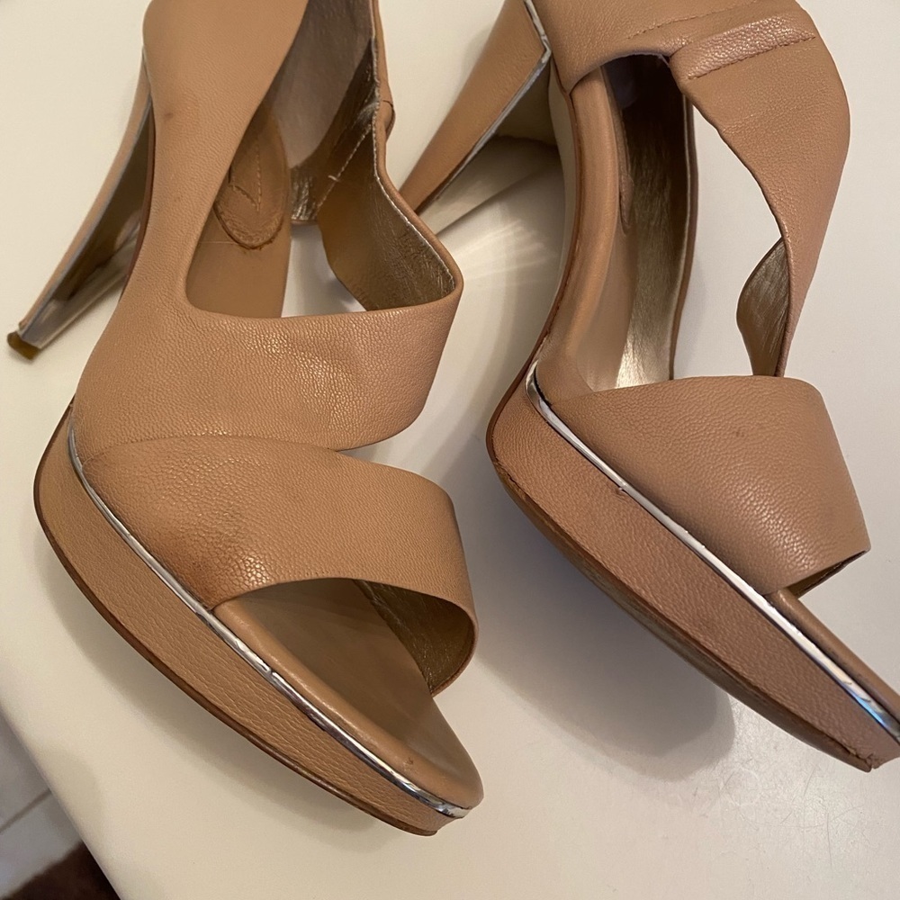 Banana Republic Tan Leather Heels